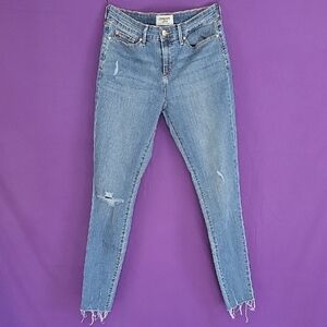 NWOT! Levi's (Women's 8 Long) Distressed Denim Skinny Jeans Tall